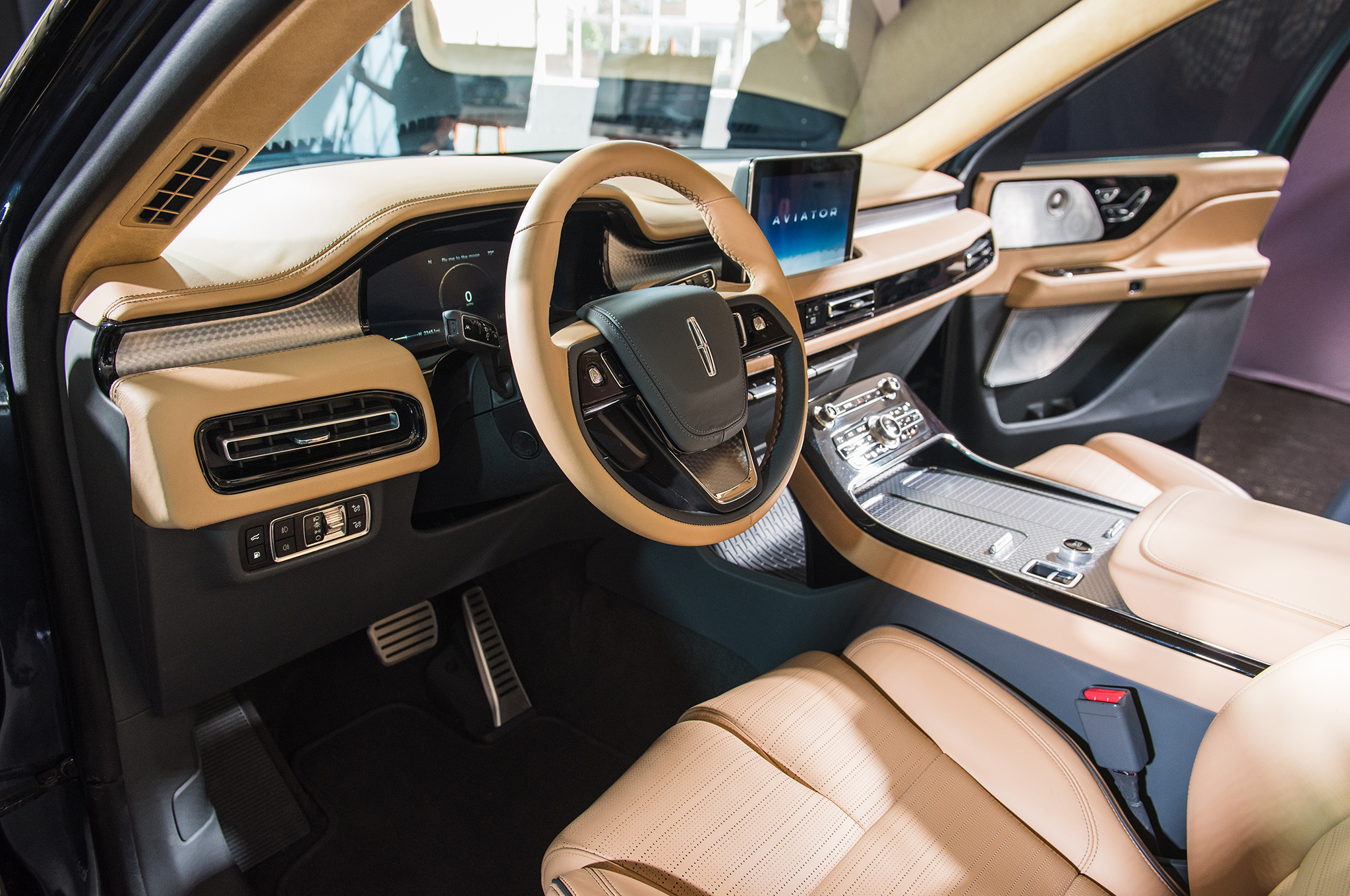 2018 Lincoln Aviator front interior 03 - Motor Trend en ... 2018 Lincoln Aviator front interior 03 - Motor Trend en ...
