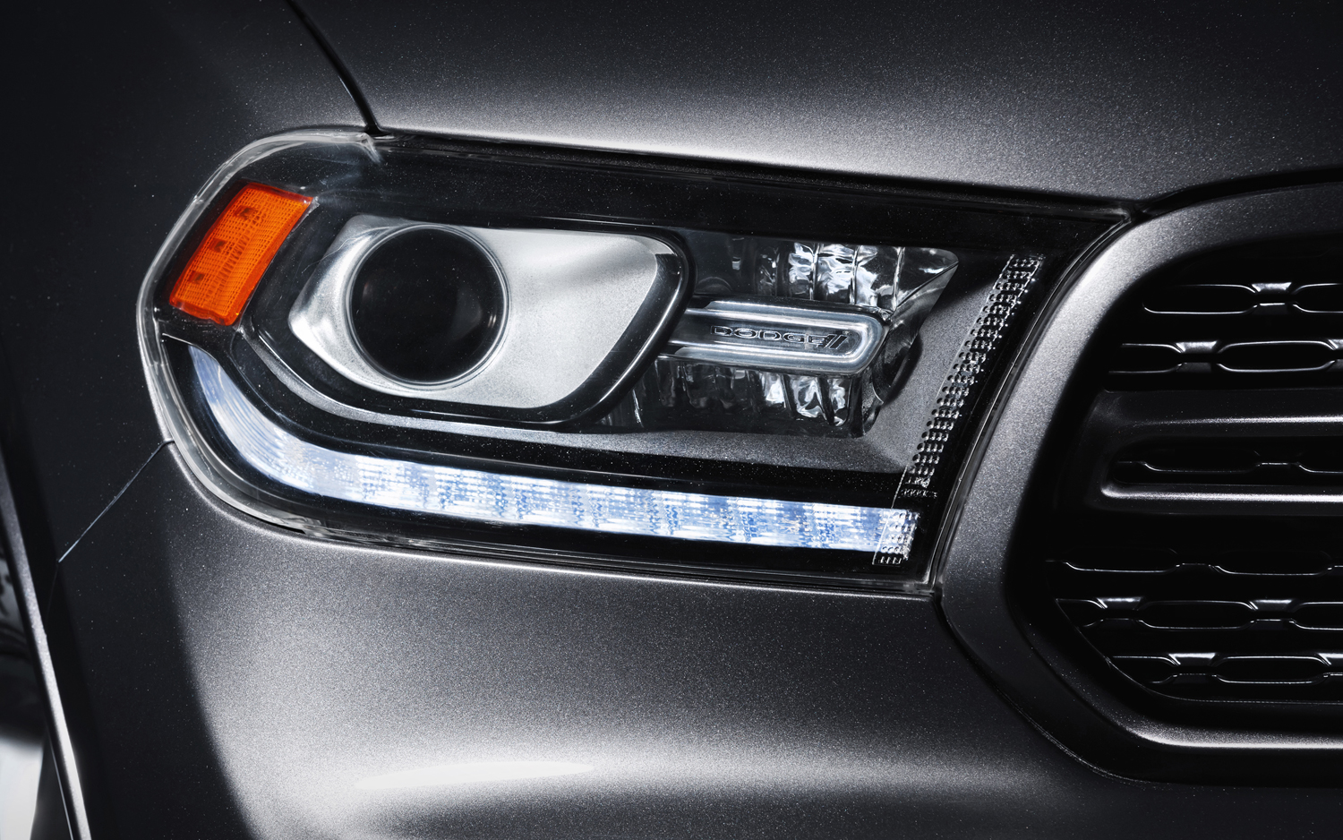 2017 Dodge Durango Rt Headlight 2 Motor Trend En Español 28 Junio 2016 Wpengine
