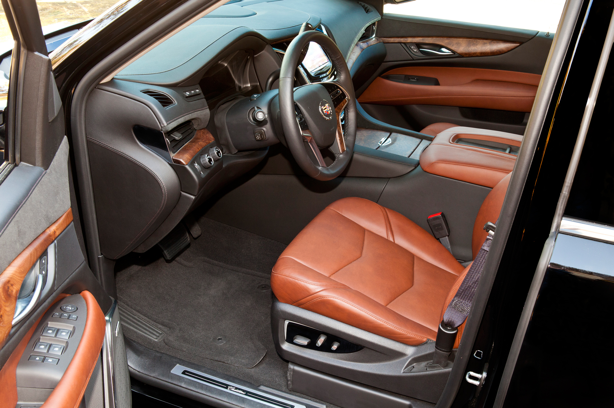 2015-Cadillac-Escalade-interior-02 - Motor Trend en Español