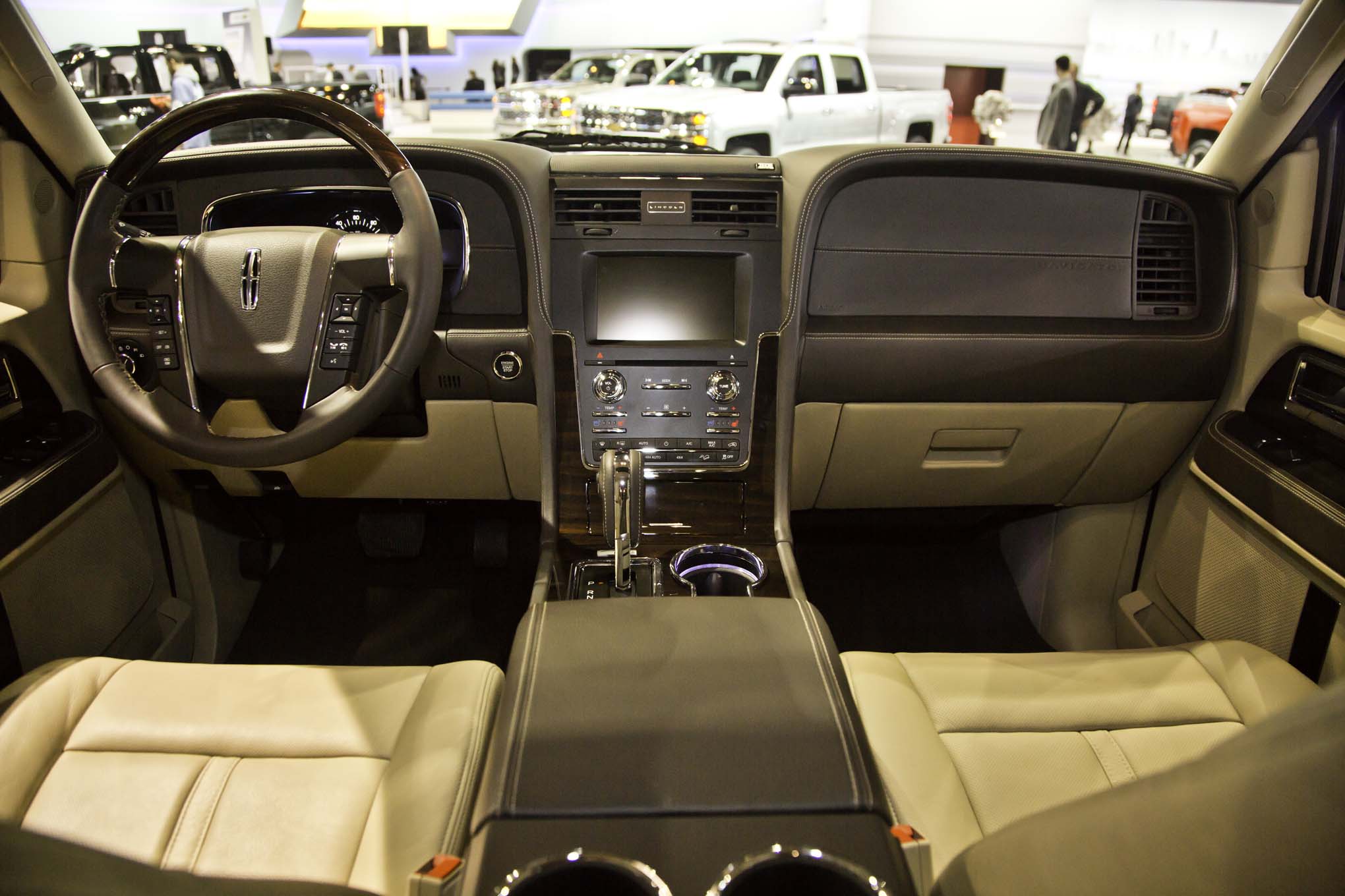2017 Lincoln Navigator Interior View Motor Trend En Español 2017 Lincoln Navigator Interior View