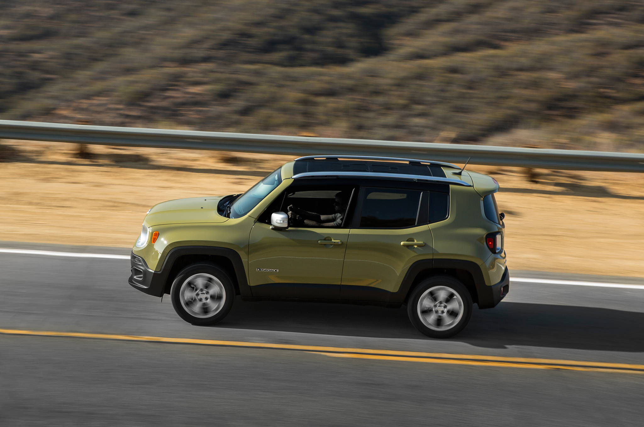 Jeep Renegade 2015 obtiene 22/31 mpg con motor 2.4 litros