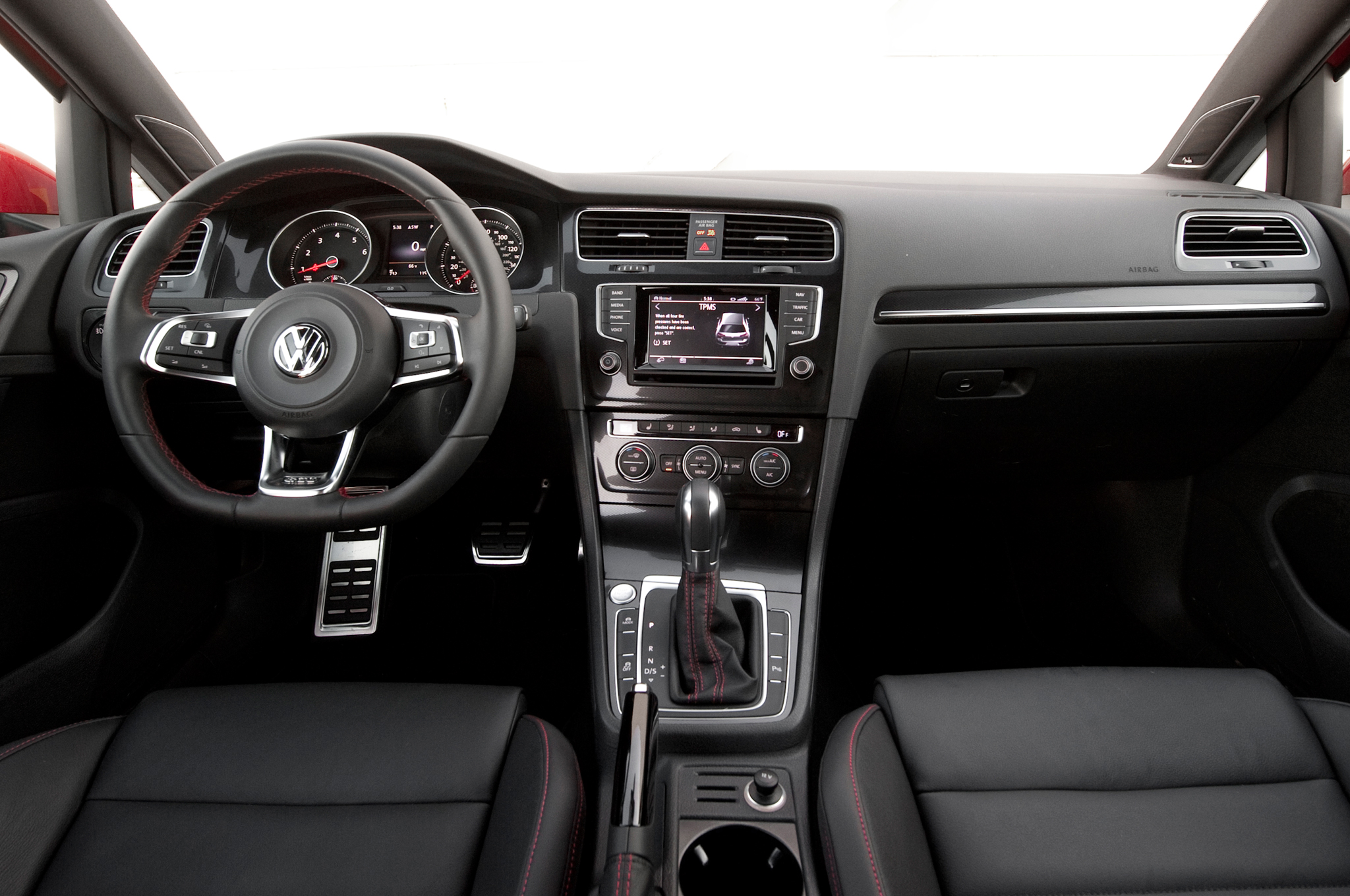 2017 Volkswagen Golf Gti Interior View Motor Trend En Español 28 Junio 2016 Wpengine