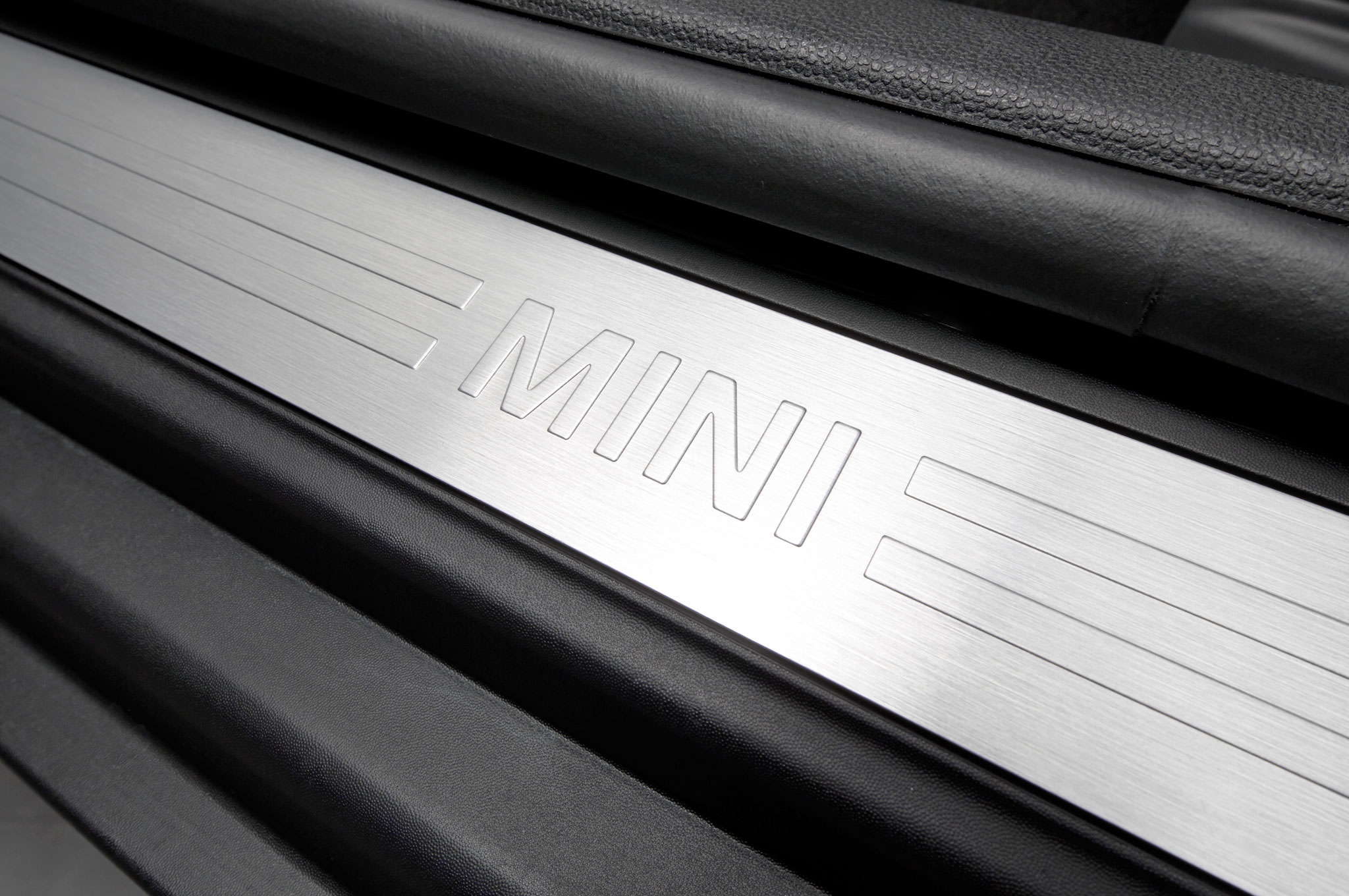 2016 Mini Clubman Interior Door Sill Plate Motor Trend En Español