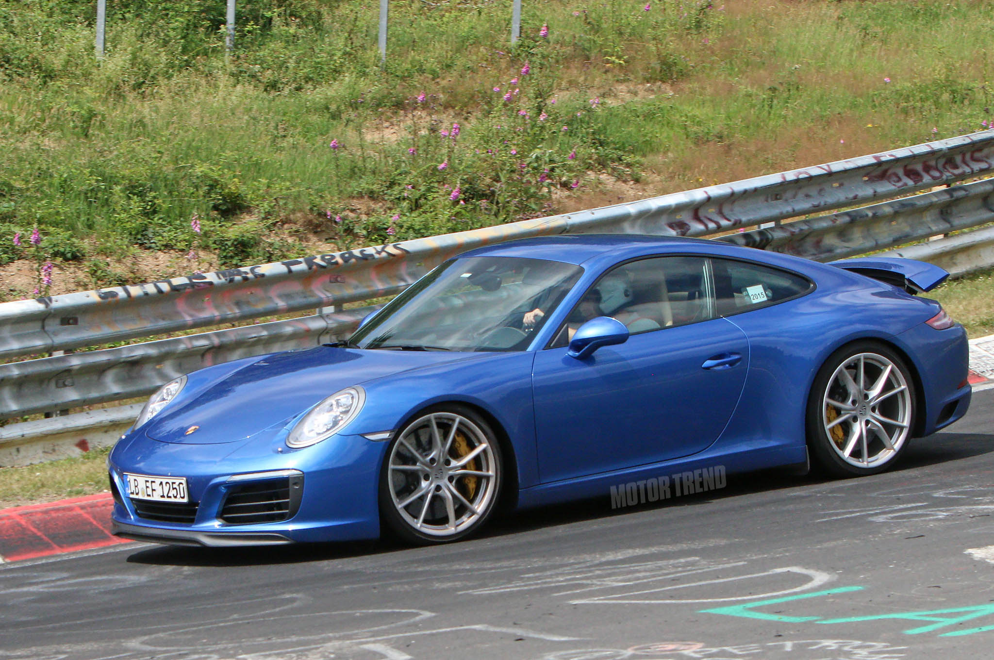 Порше 911 2016