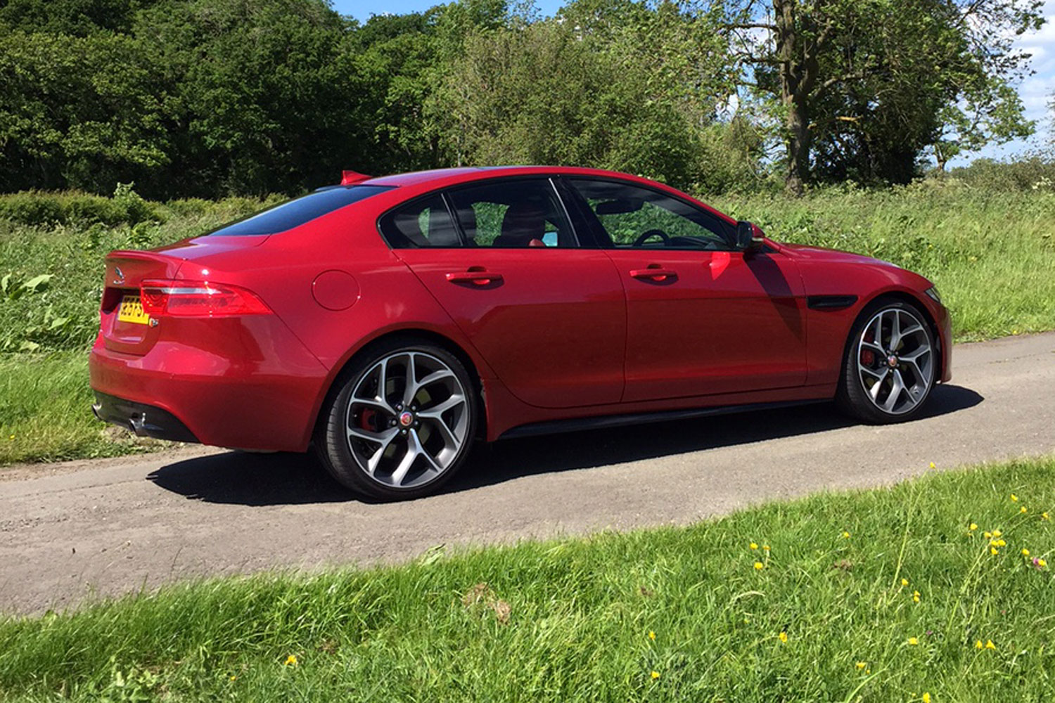 2017 Jaguar Xe S Side Rear View Motor Trend En Español 29 Junio 2016 Wpengine