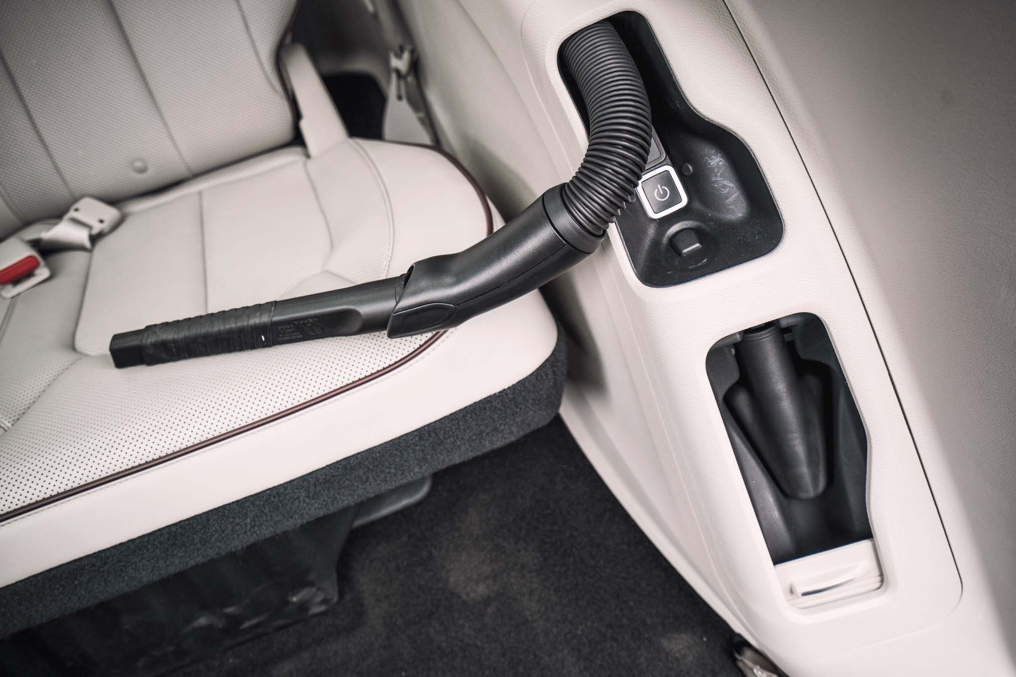 2017 Chrysler Pacifica interior vac Motor Trend en Español