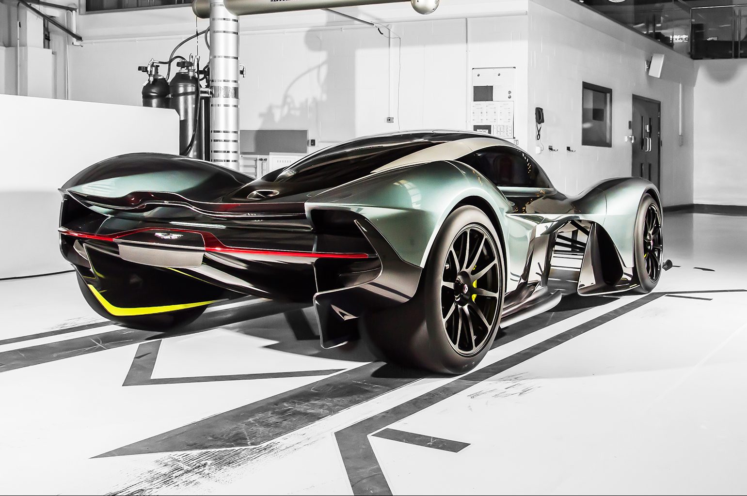 Revolutionary Luxury: The Aston Martin AM RB 001 Concept