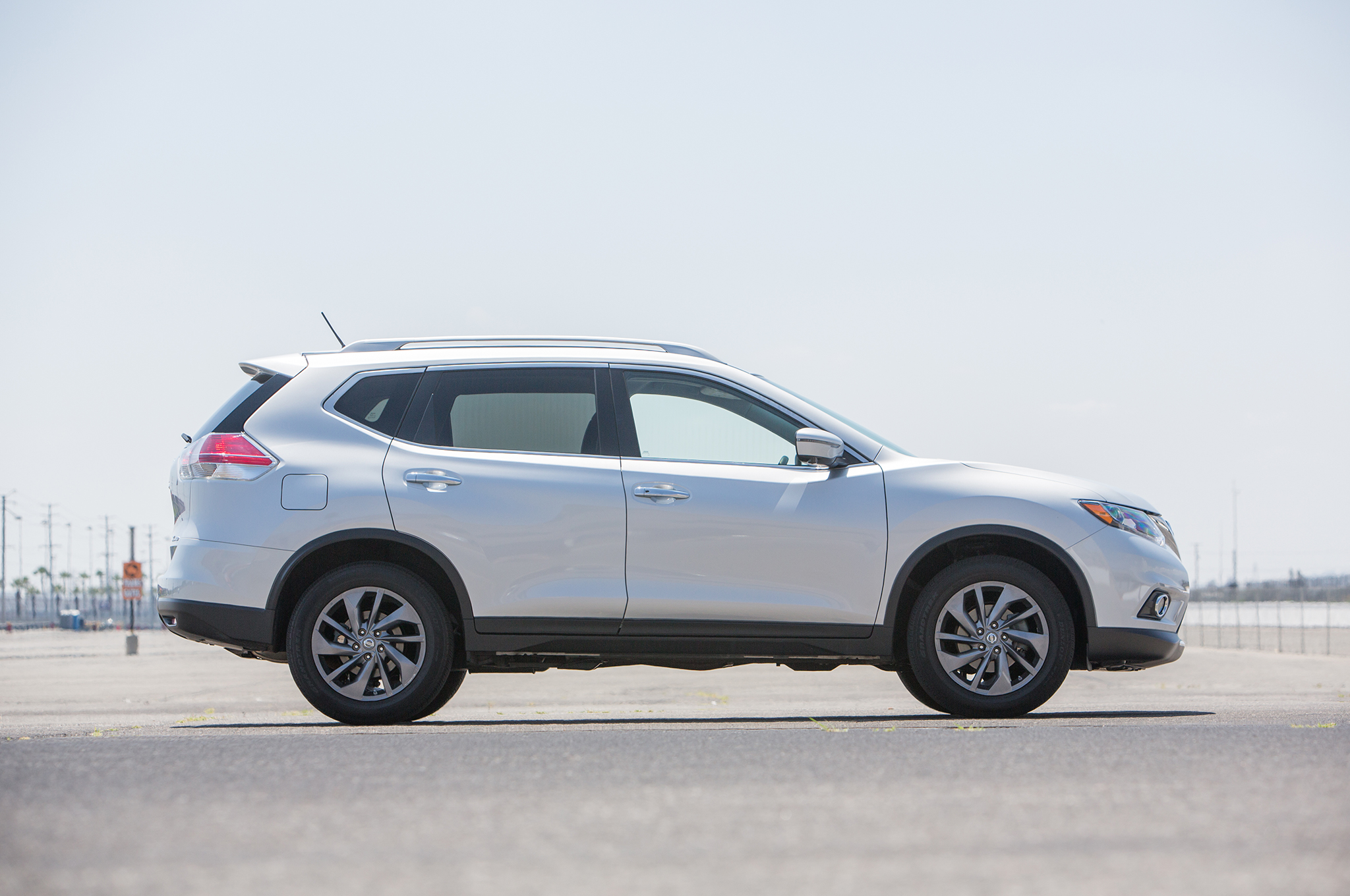2016 Nissan Rogue Sl Awd Side 1 Motor Trend En Español 2 Septiembre 2016
