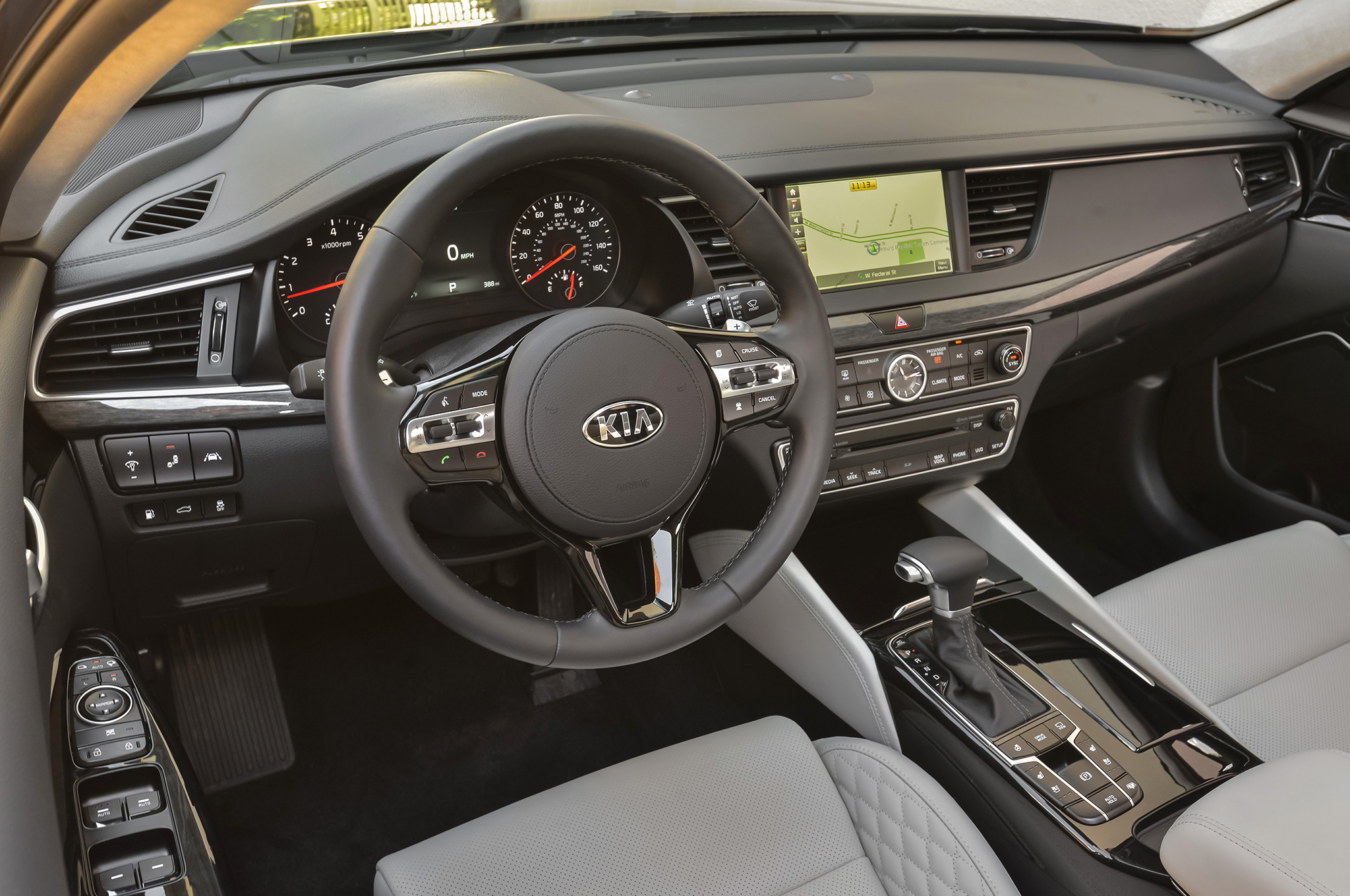 2017 Kia Cadenza Sxl Interior Motor Trend En Español 2017 Kia Cadenza Sxl Interior 19 Septiembre 2016