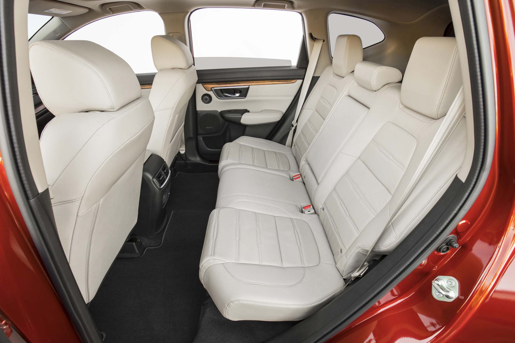 Honda Cr V 2017 Vs Toyota Rav4 Cuál Crossover Tiene Más 2017 Honda Cr V Rear Interior Seats 1