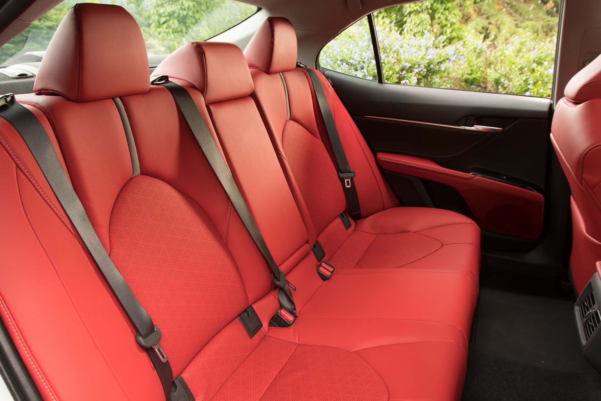 2018 Toyota Camry Xse Rear Interior Seats 02 Motor Trend En Español