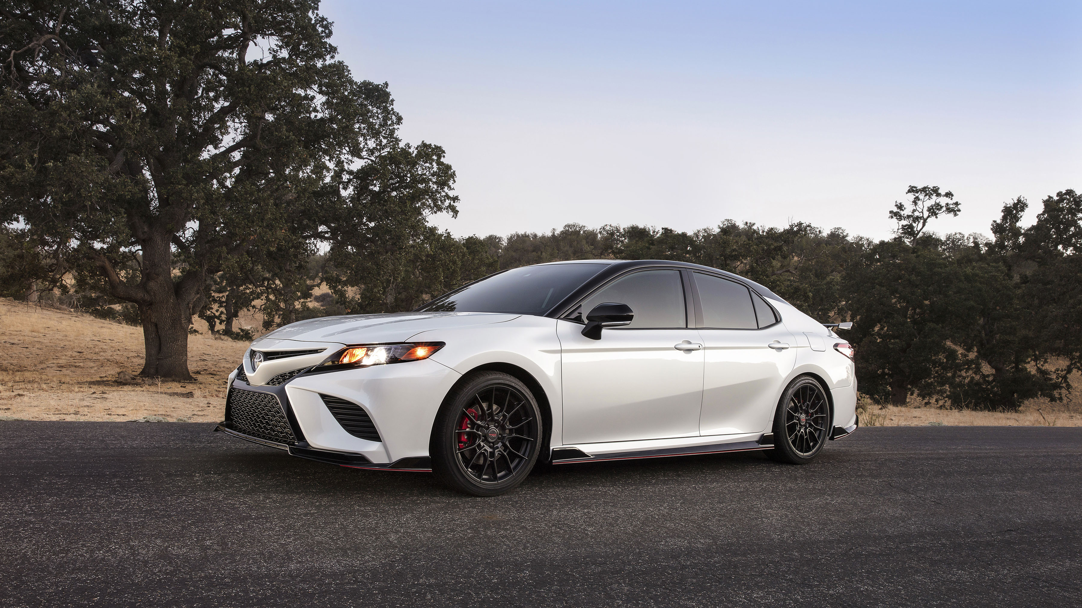 Toyota Camry y Avalon 2020 reciben versión TRD - Motor Trend en Español